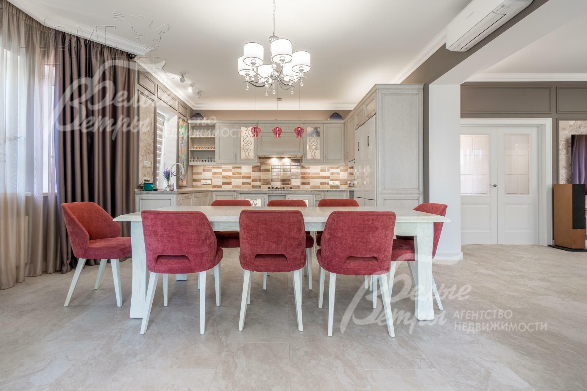 2-этажный коттедж 250 м² с отделкой