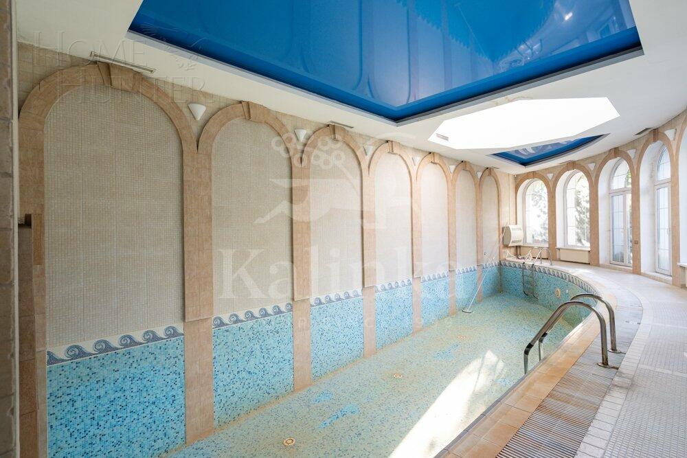 3-этажный коттедж 1 000 м² с отделкой