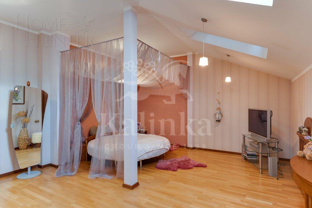 3-этажный коттедж 1 000 м² с отделкой