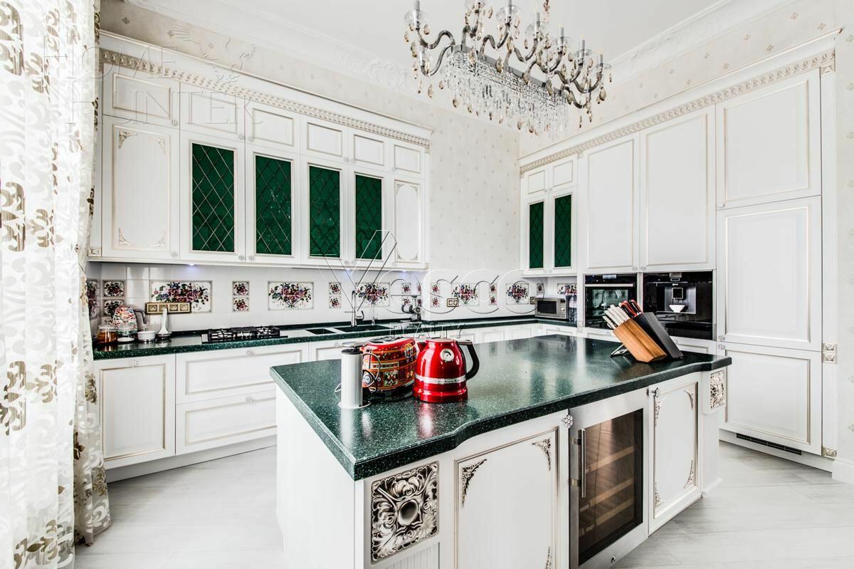 3-этажный таунхаус 375 м² с отделкой