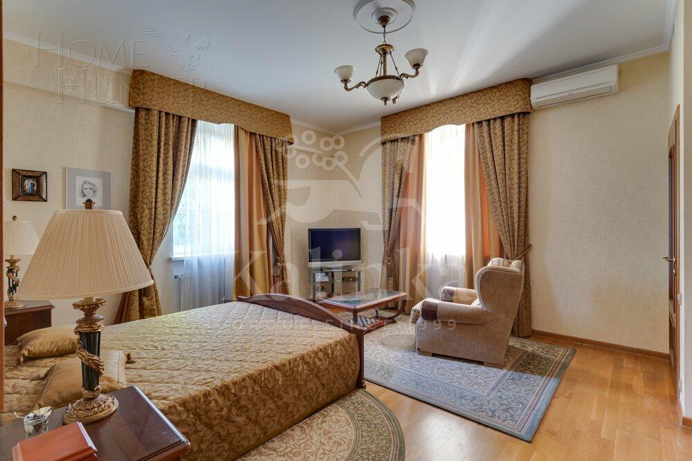 3-этажный коттедж 1 000 м² с отделкой