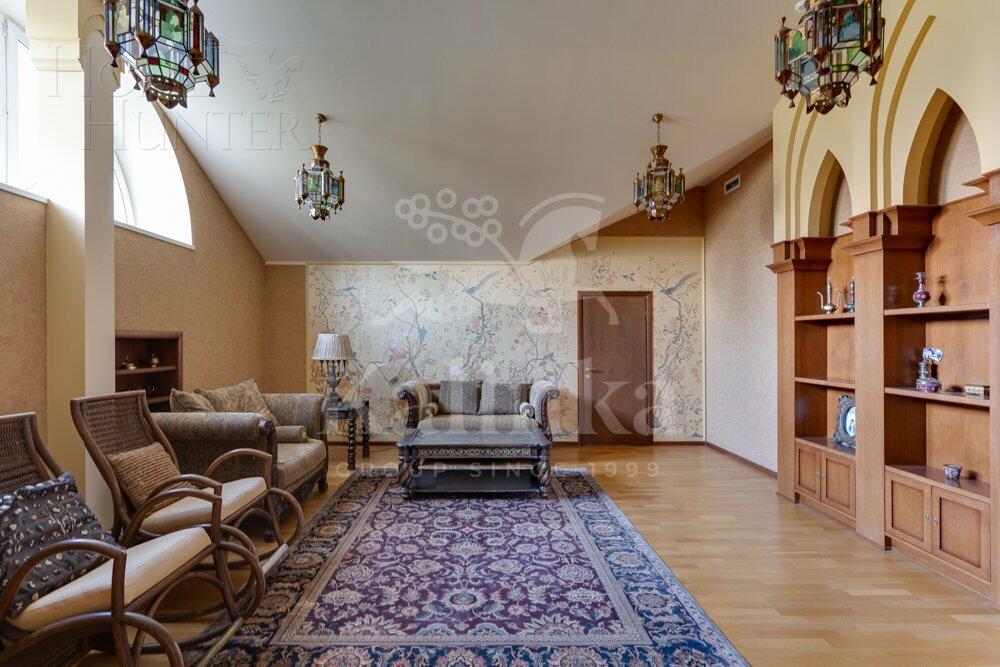 3-этажный коттедж 1 000 м² с отделкой