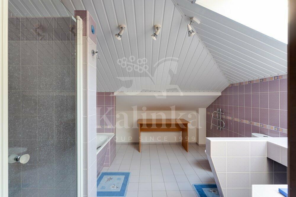 3-этажный коттедж 1 000 м² с отделкой