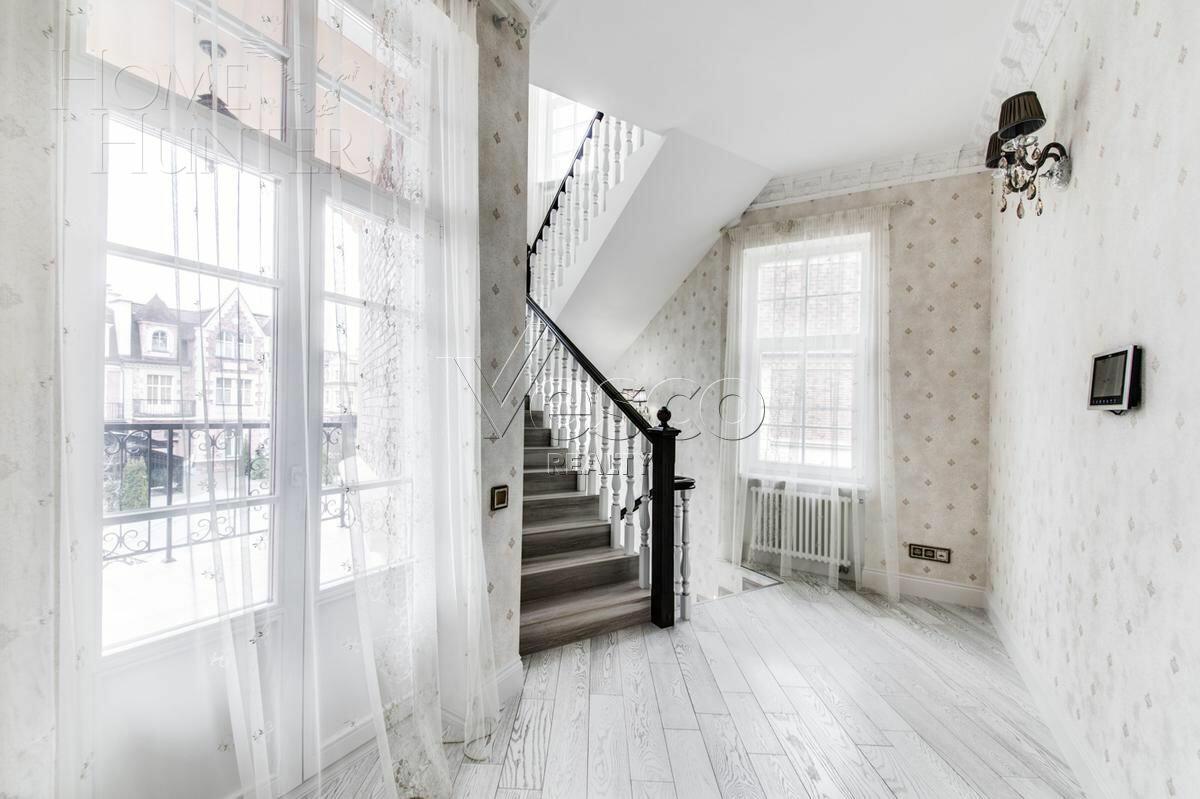 3-этажный таунхаус 375 м² с отделкой