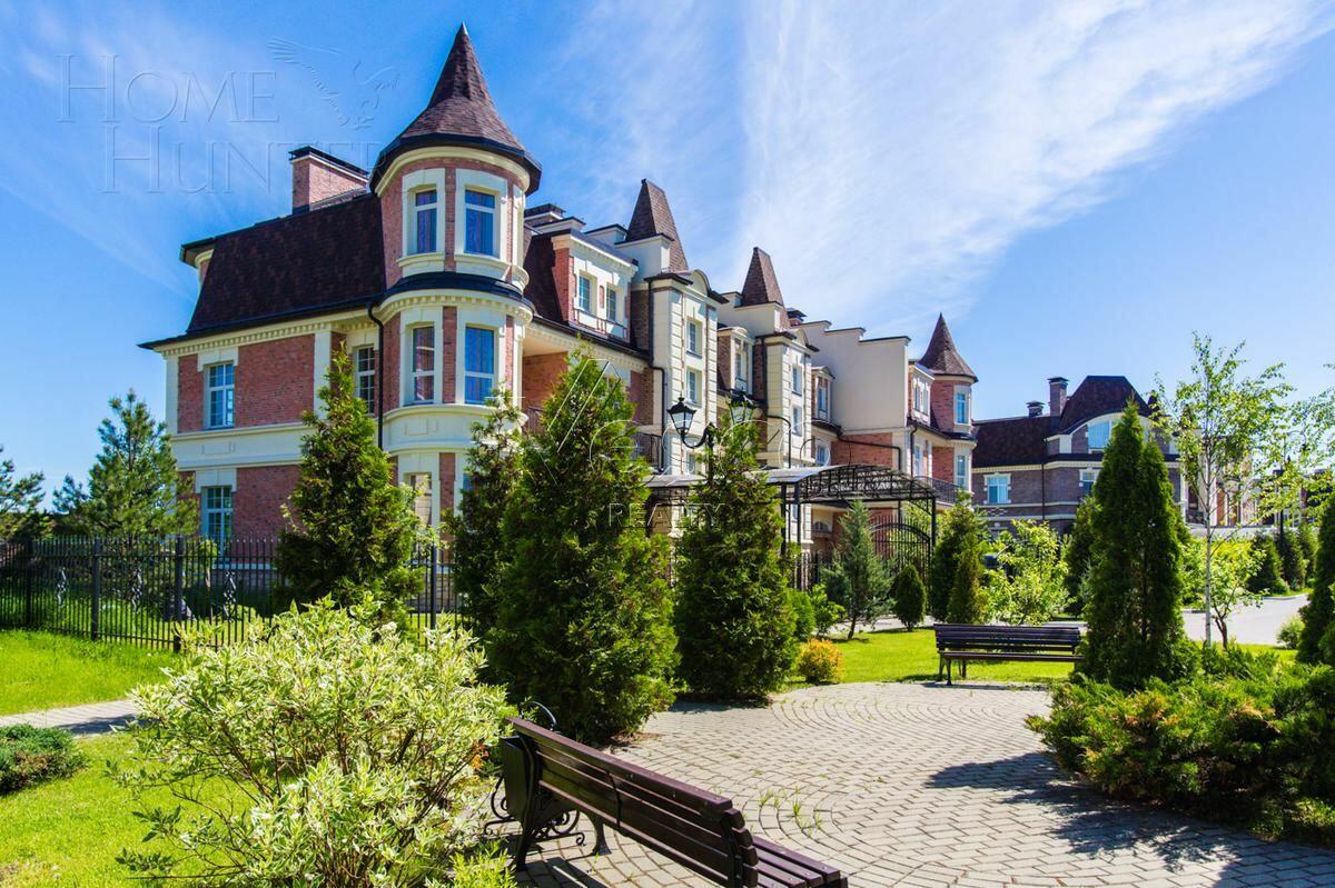 3-этажный таунхаус 375 м² с отделкой