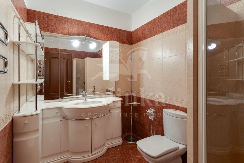 3-этажный коттедж 1 000 м² с отделкой