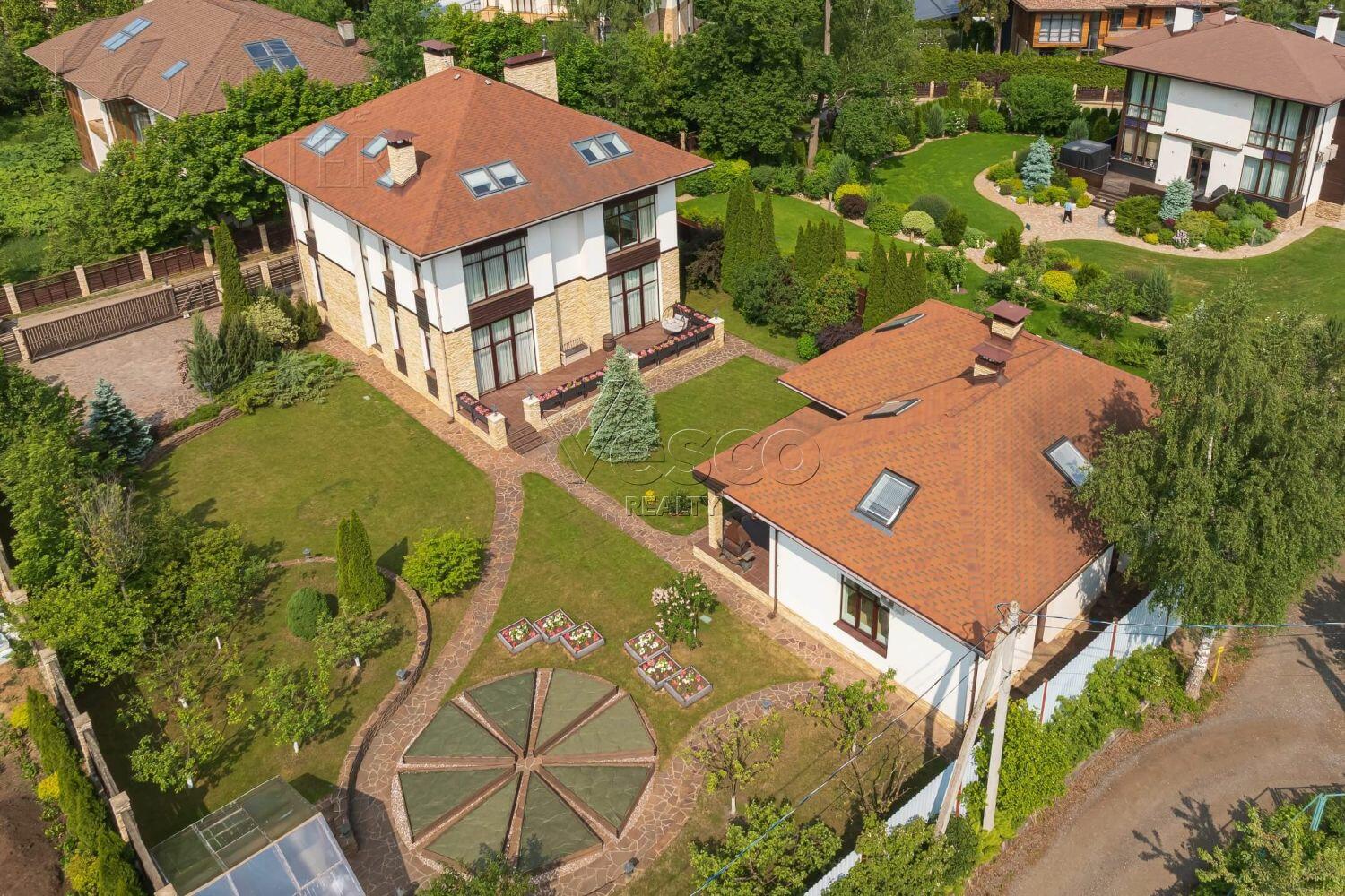 2-этажный коттедж 586 м² с отделкой