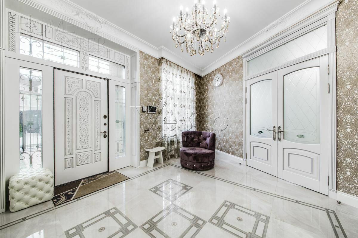 3-этажный таунхаус 375 м² с отделкой