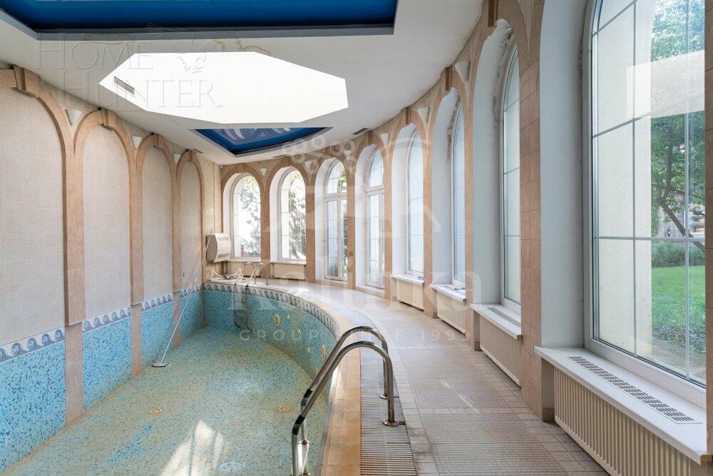 3-этажный коттедж 1 000 м² с отделкой