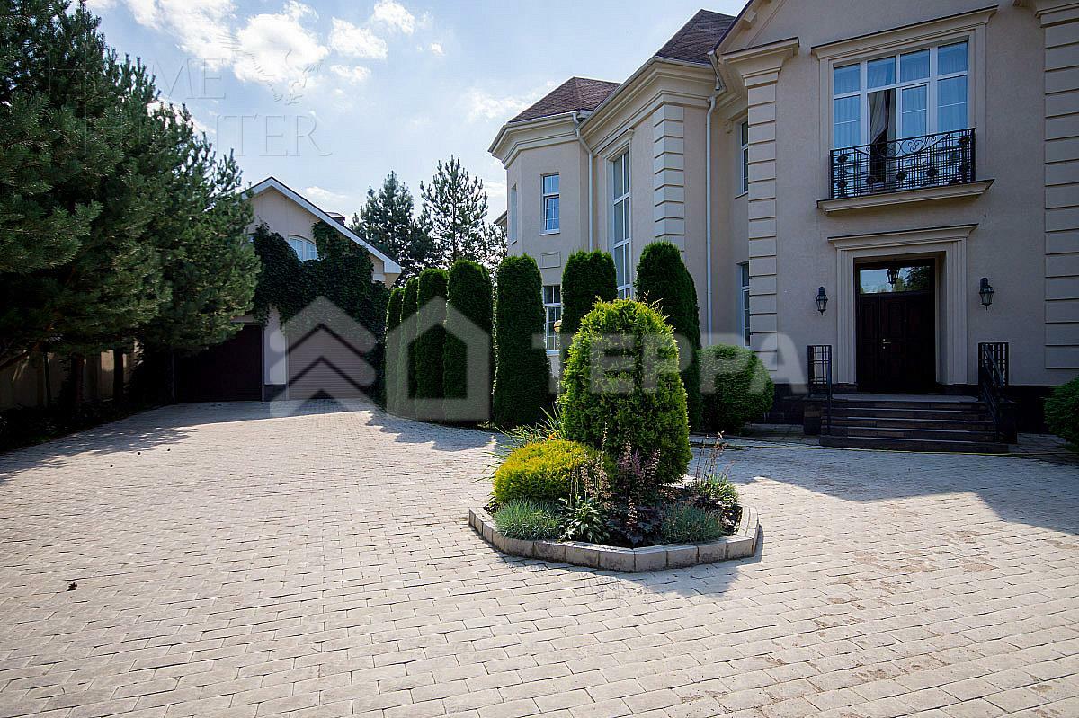 2-этажный коттедж 650 м² с отделкой