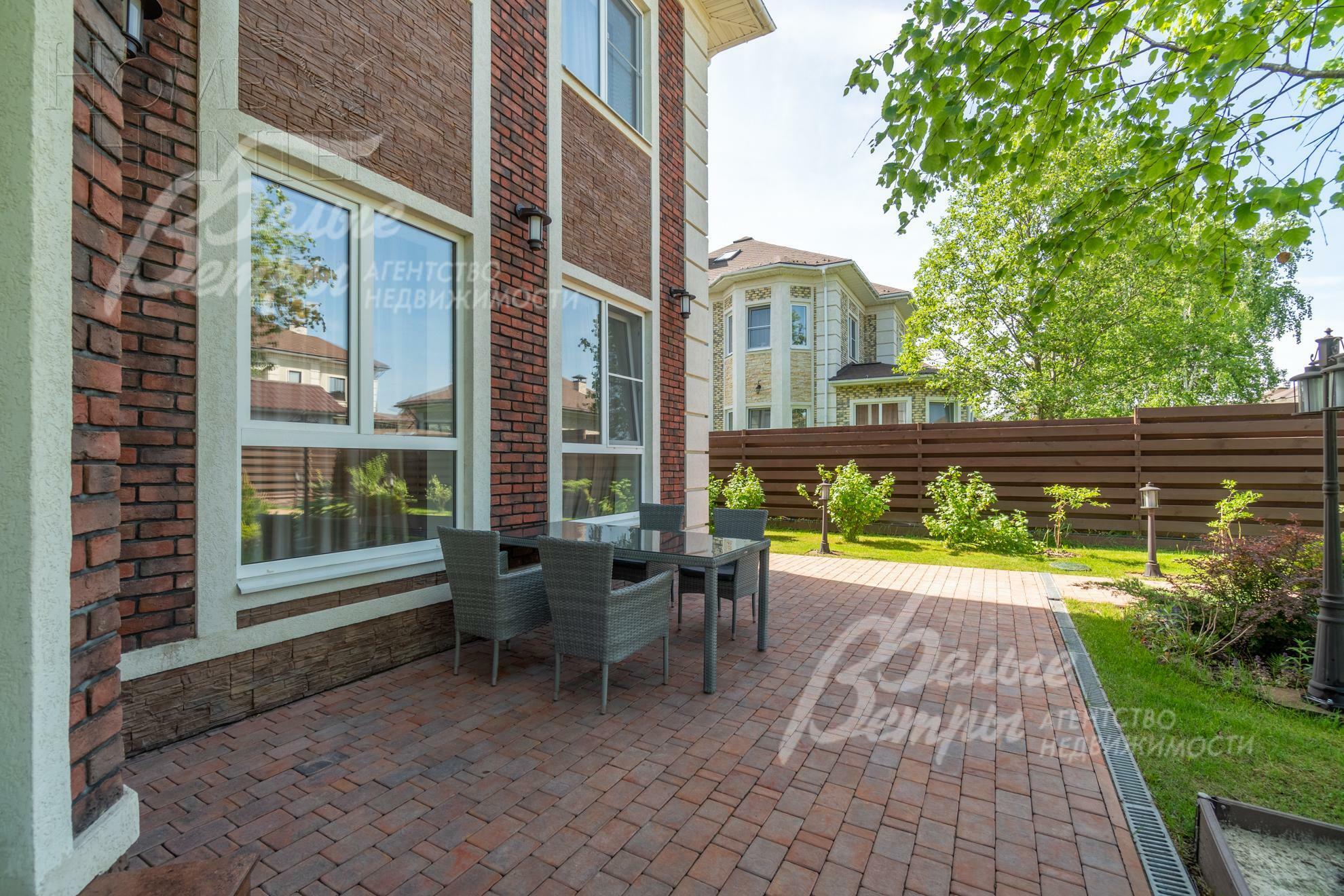 2-этажный коттедж 250 м² с отделкой