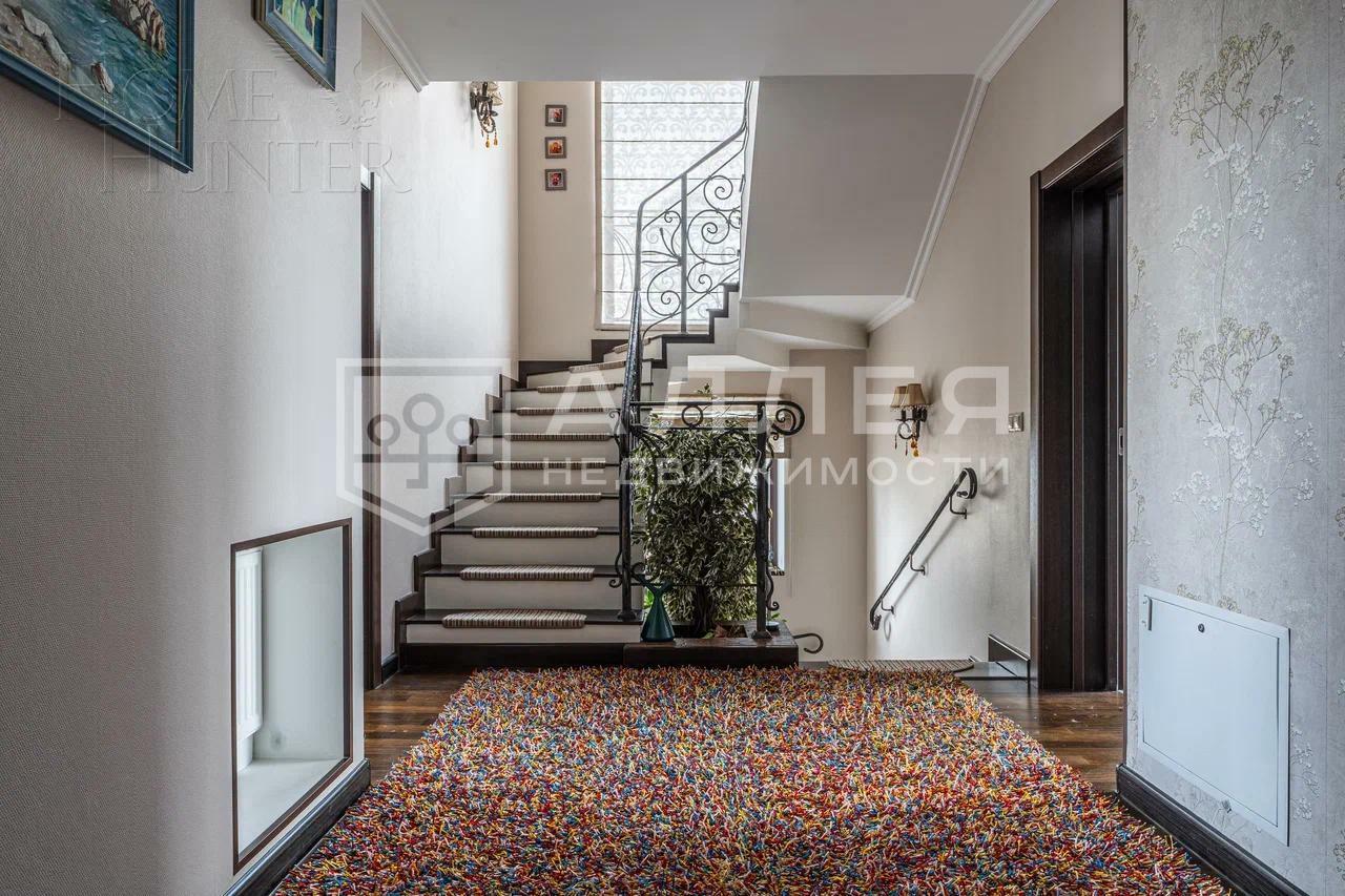 2-этажный коттедж 500 м² с отделкой