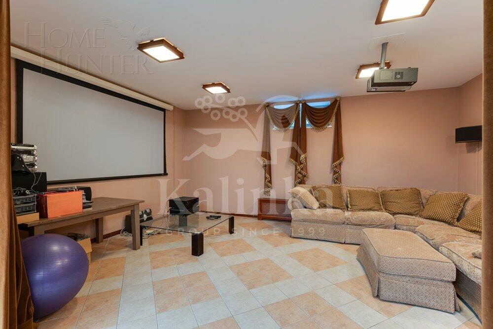 3-этажный коттедж 1 000 м² с отделкой