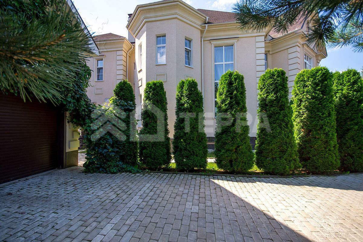 2-этажный коттедж 650 м² с отделкой