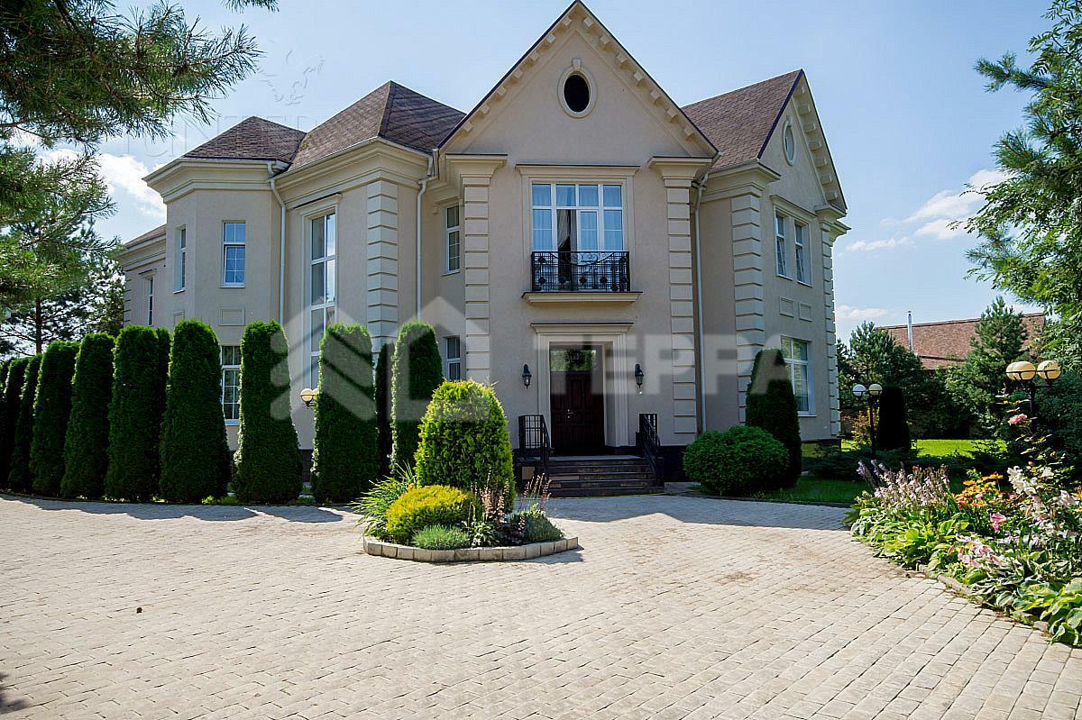 2-этажный коттедж 650 м² с отделкой