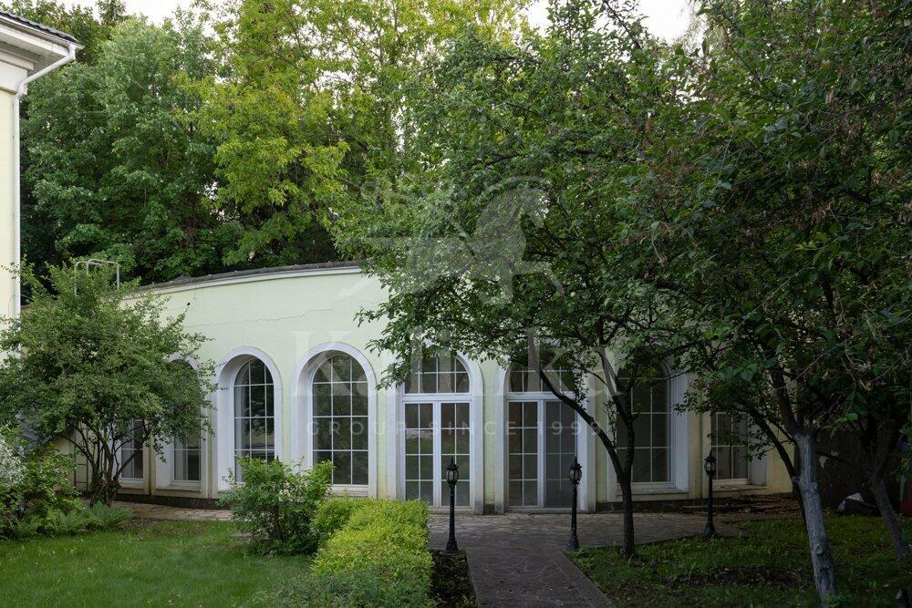 3-этажный коттедж 1 000 м² с отделкой