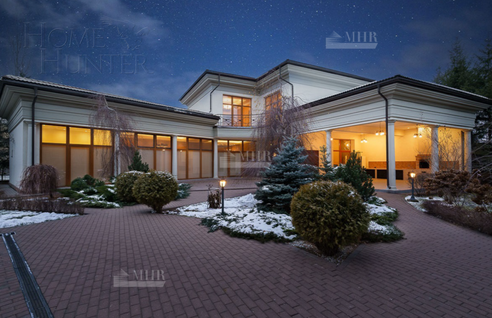 2-этажный коттедж 1 250 м² с отделкой