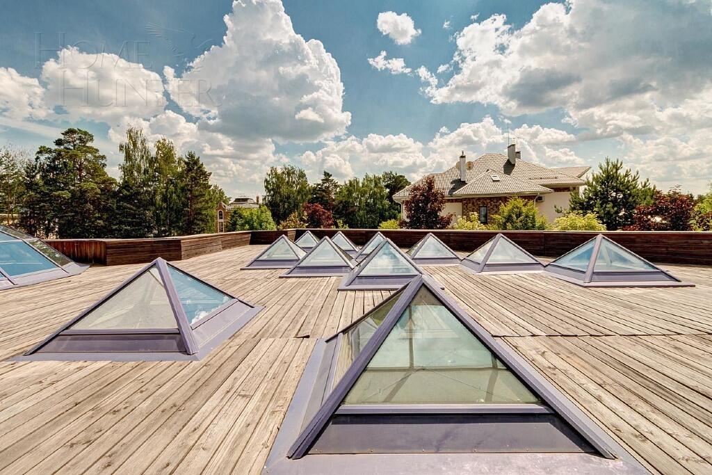 3-этажный коттедж 2 400 м² с отделкой