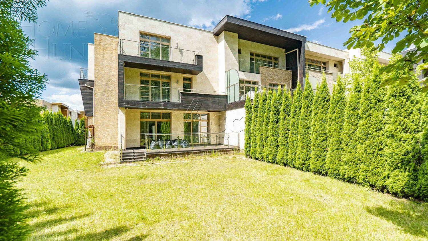 3-этажный таунхаус 363 м² без отделки