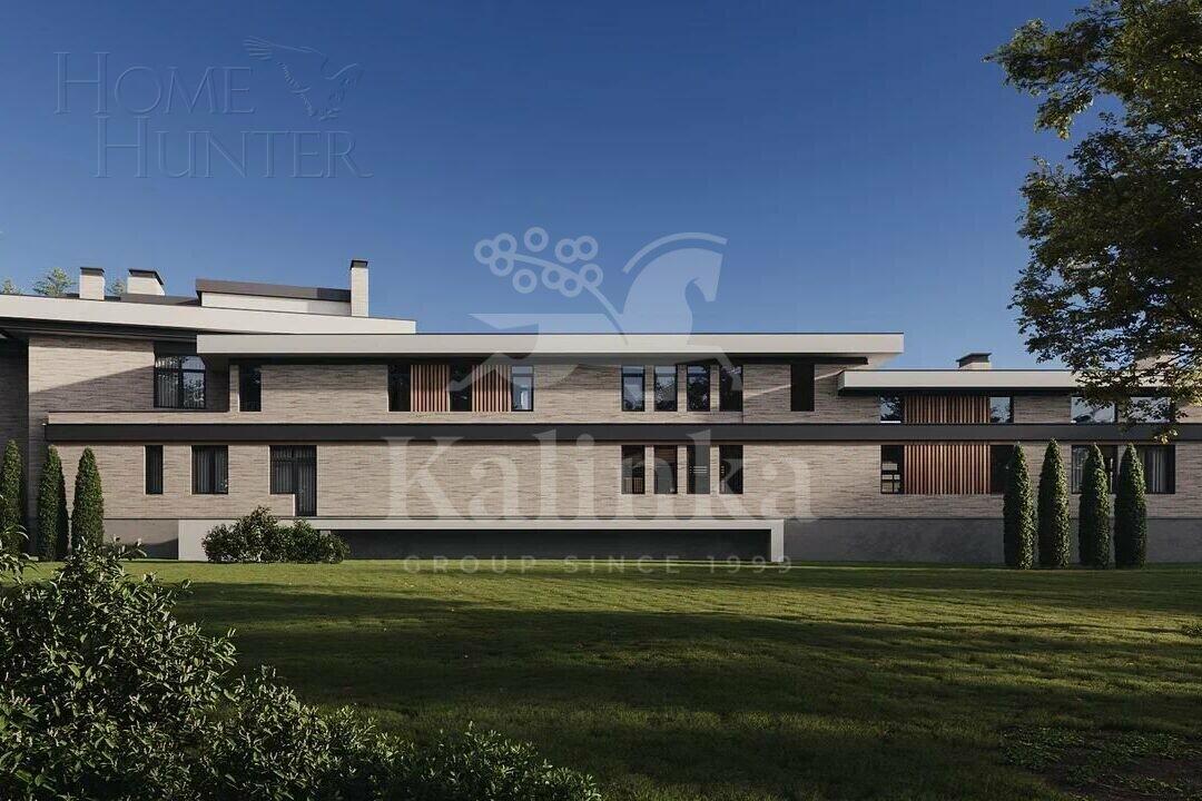 3-этажный коттедж 2 524 м² без отделки