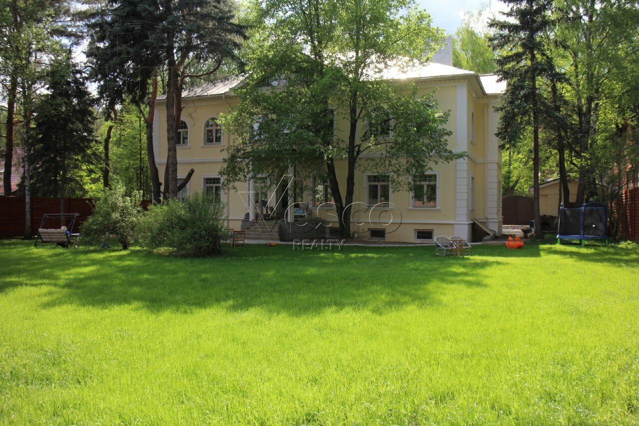 2-этажный коттедж 1 043 м² без отделки