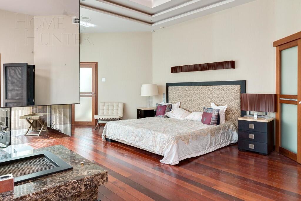 3-этажный коттедж 2 400 м² с отделкой