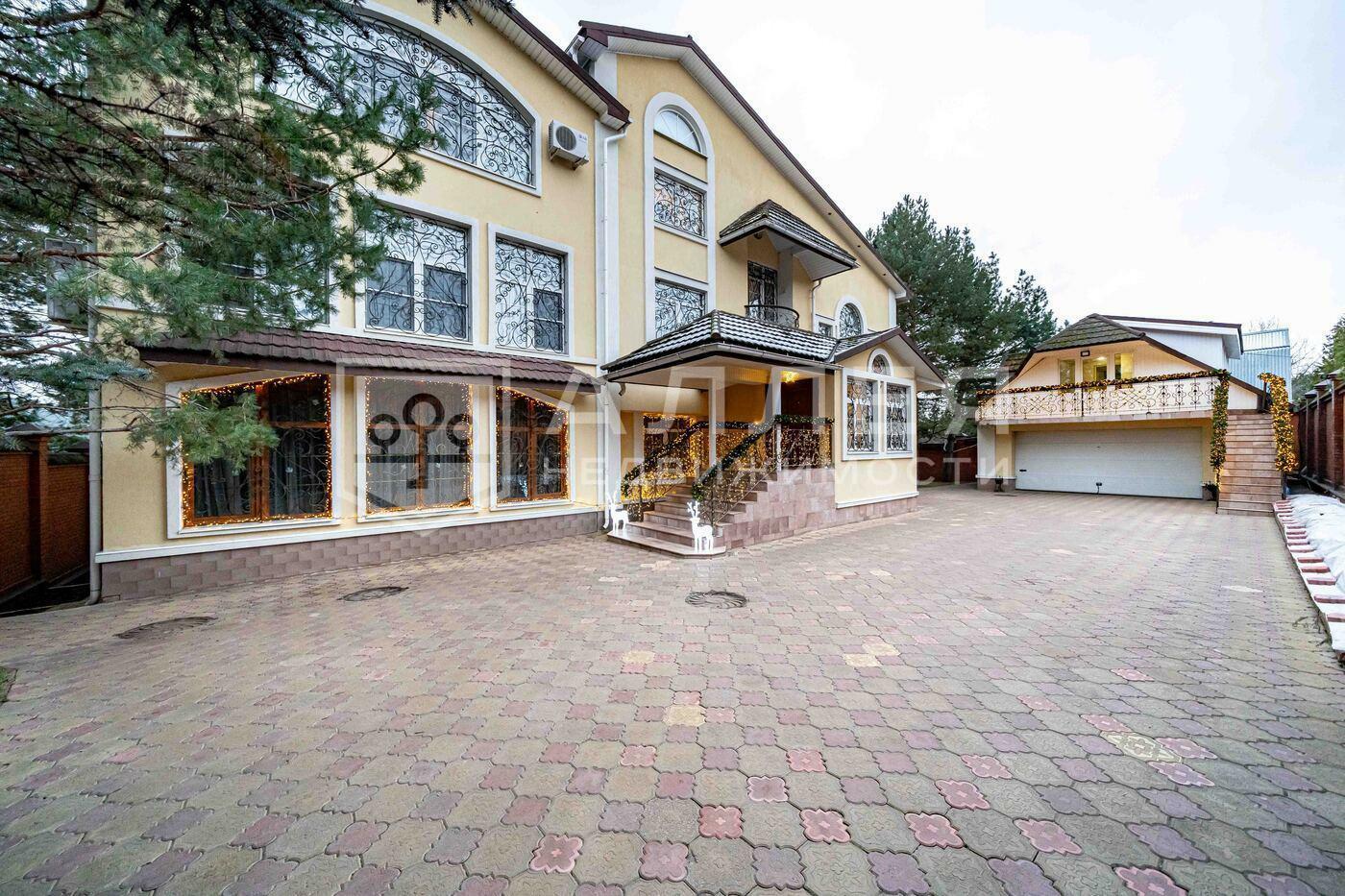 2-этажный коттедж 692 м² с отделкой