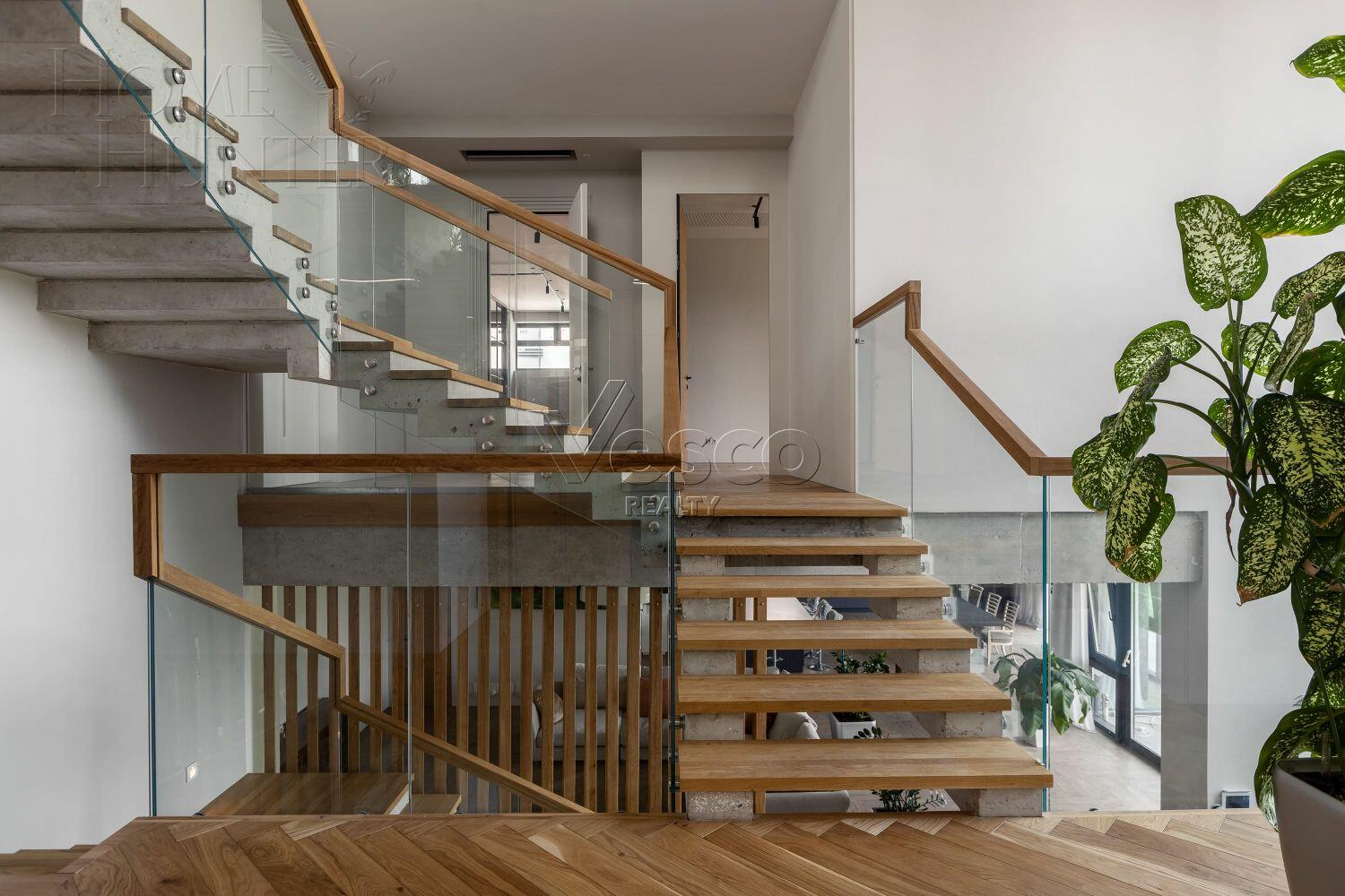 2-этажный коттедж 800 м² без отделки