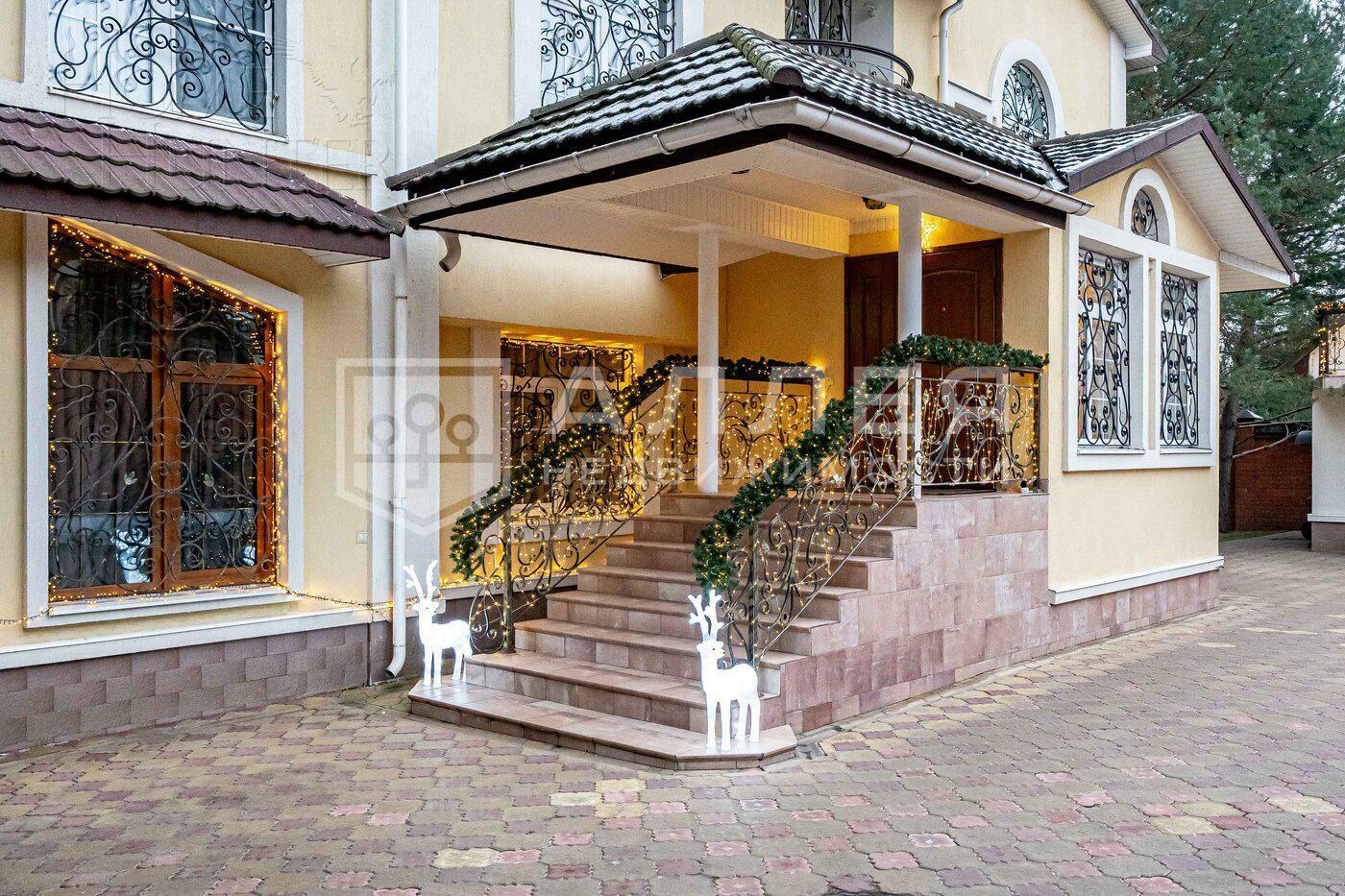 2-этажный коттедж 692 м² с отделкой