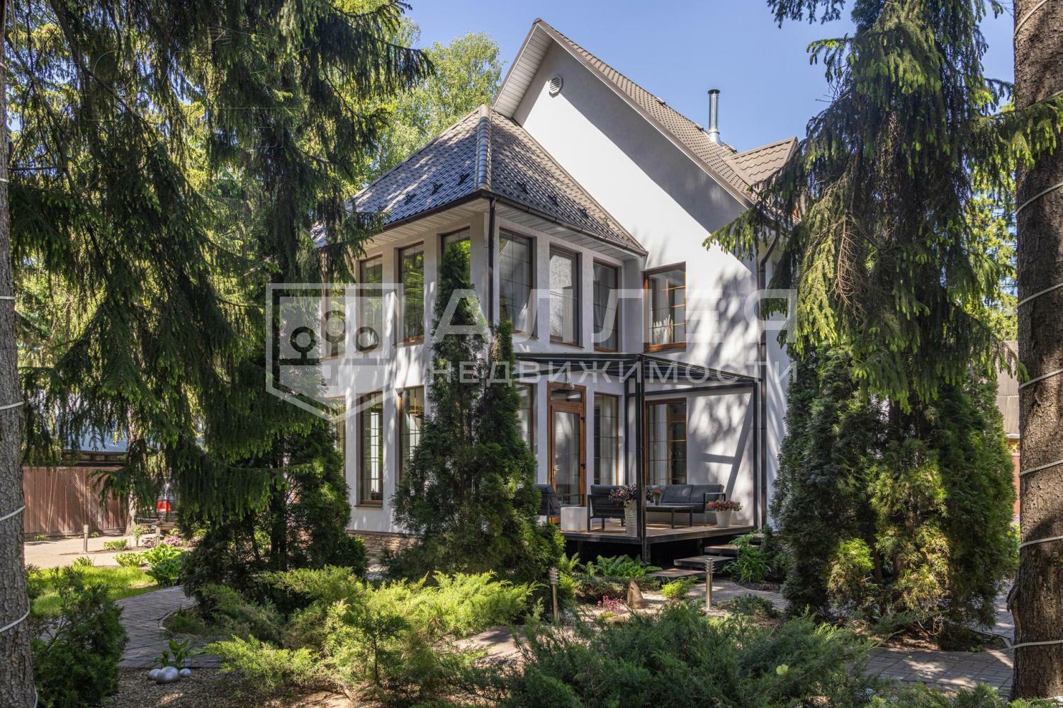 2-этажный коттедж 440 м² с отделкой