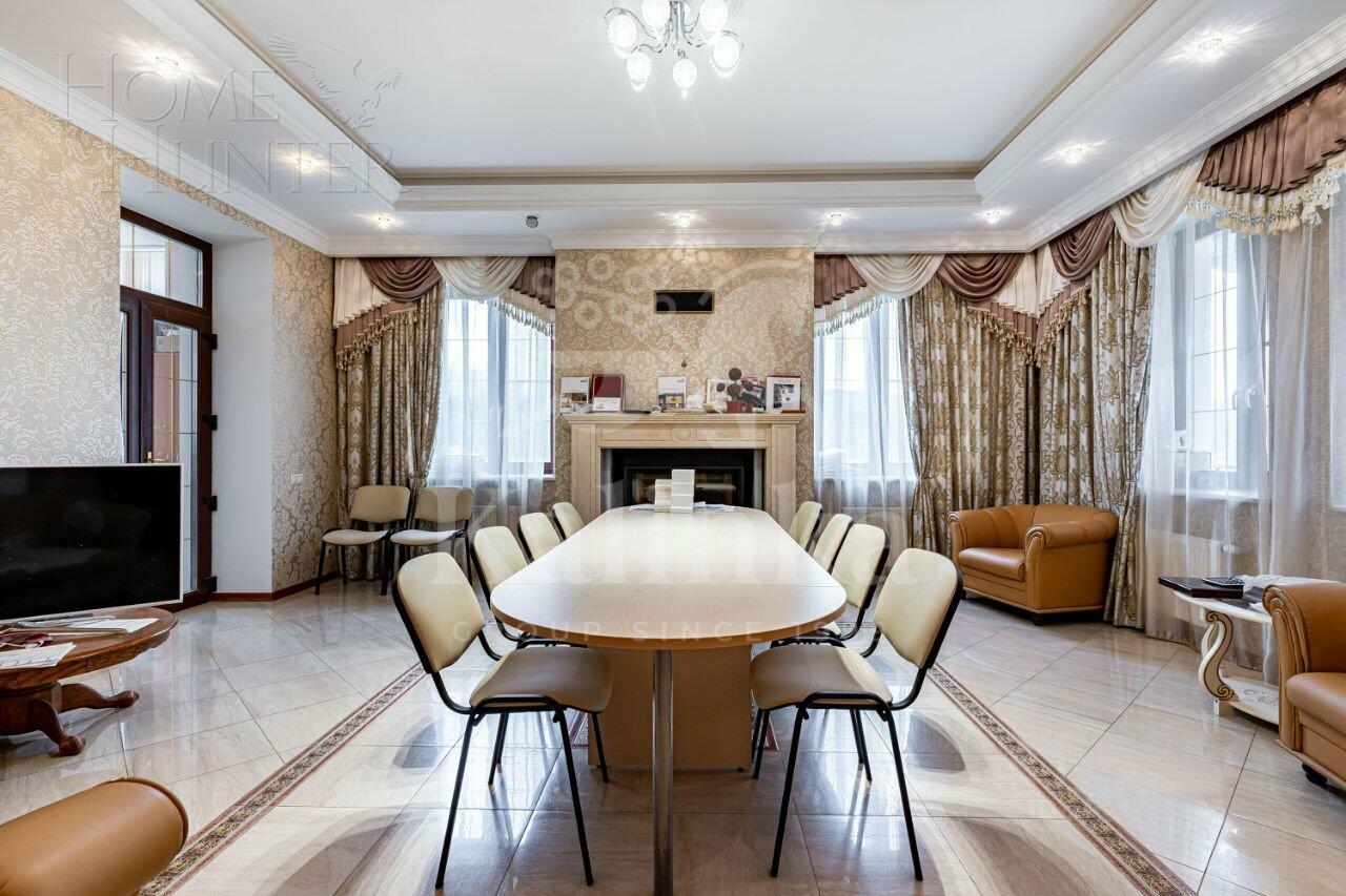 2-этажный коттедж 1 000 м² с отделкой