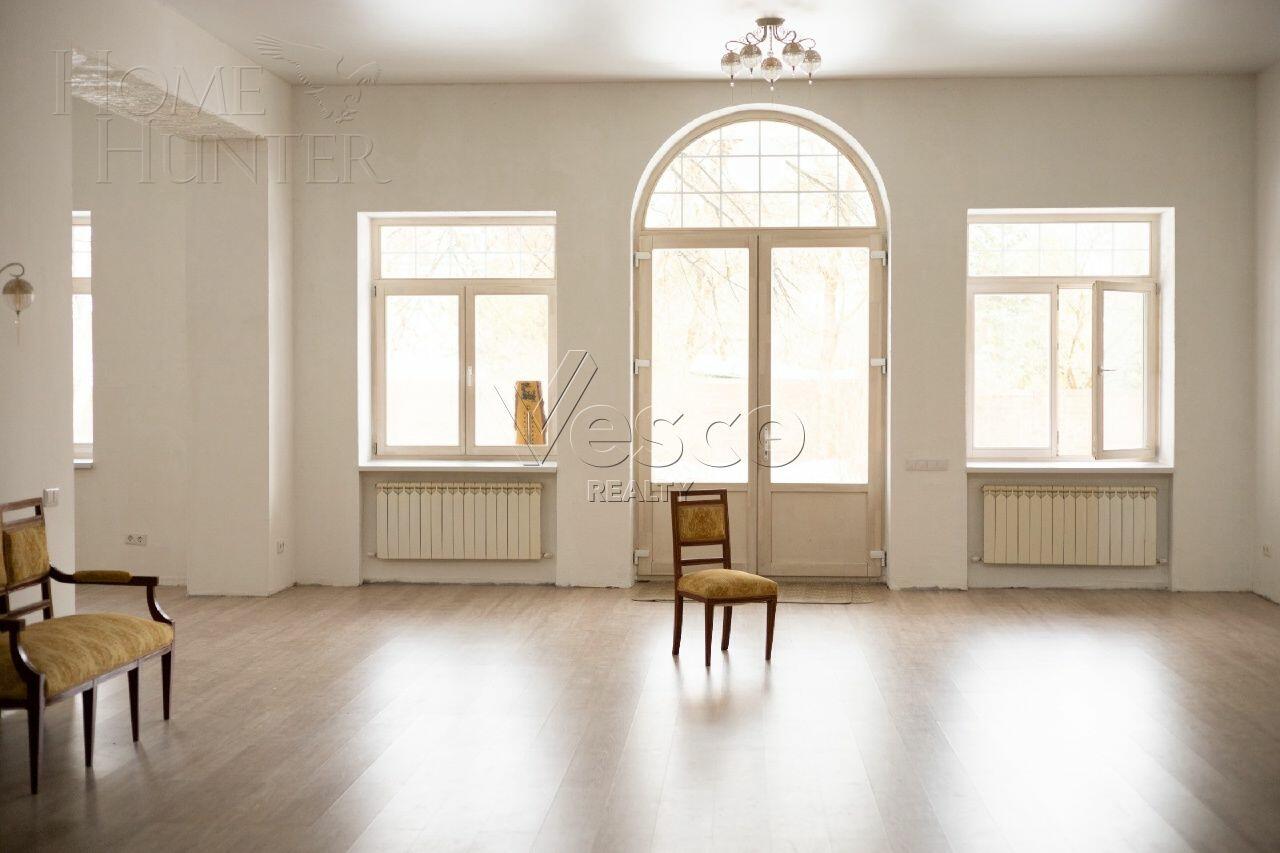 2-этажный коттедж 1 043 м² без отделки