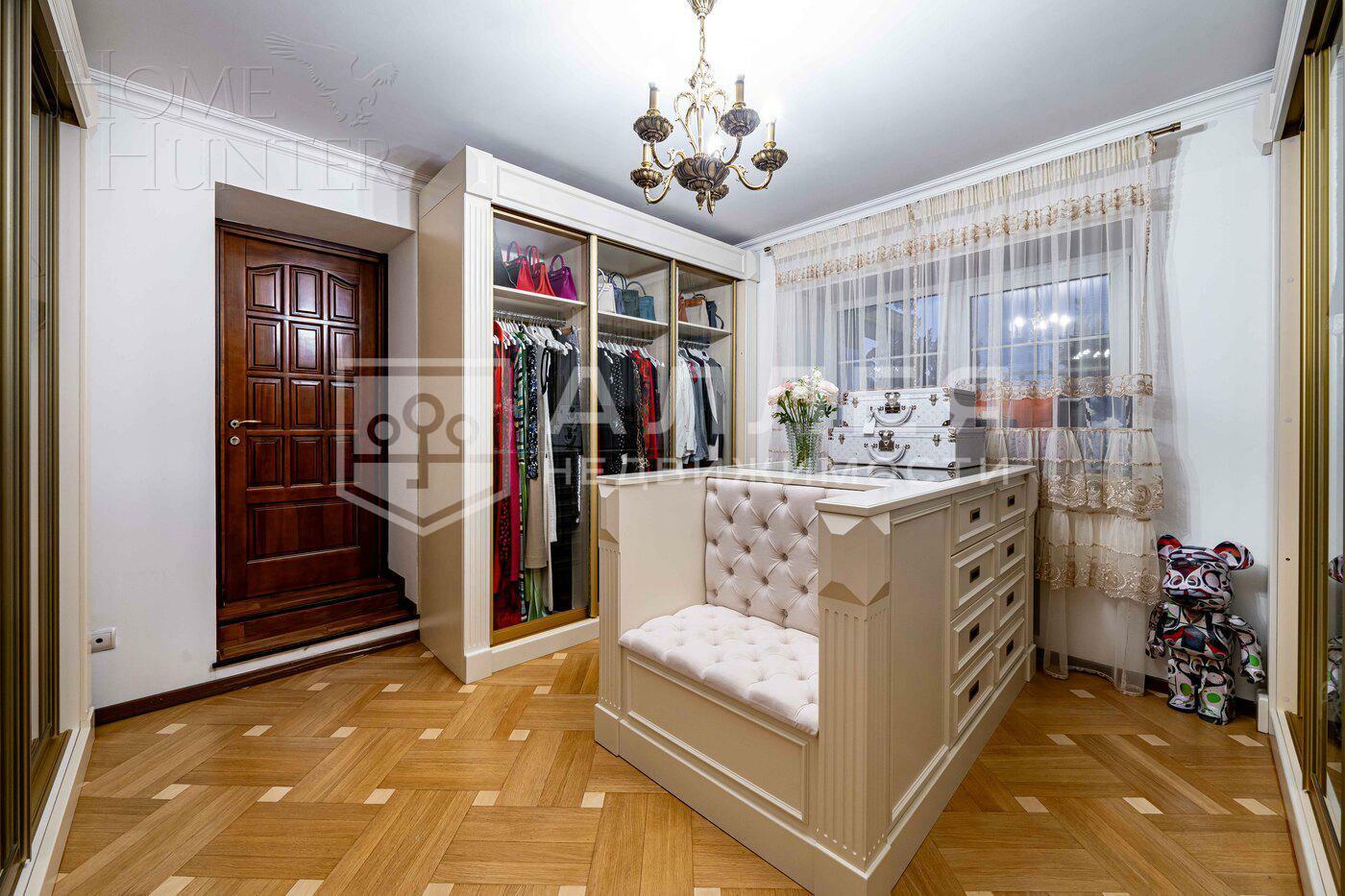 2-этажный коттедж 692 м² с отделкой