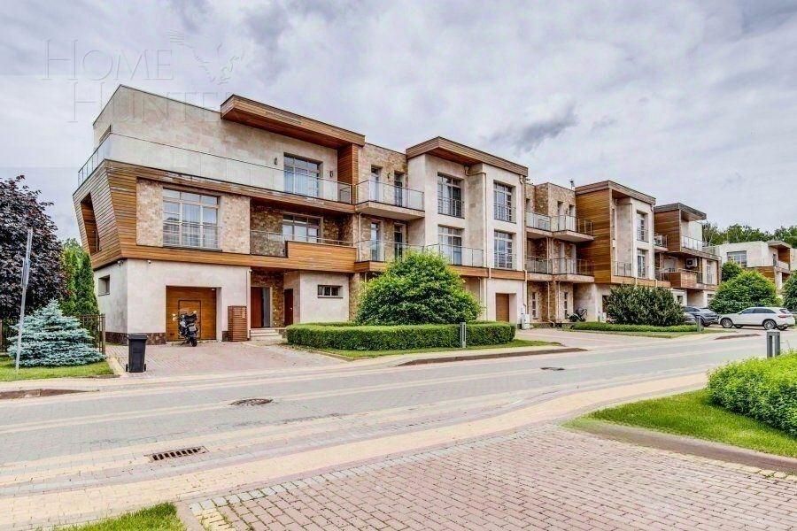 3-этажный таунхаус 264.6 м² с отделкой