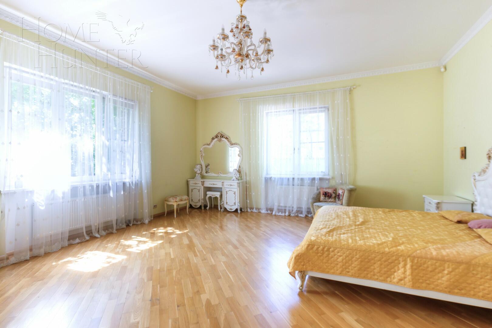 2-этажный коттедж 560 м² с отделкой