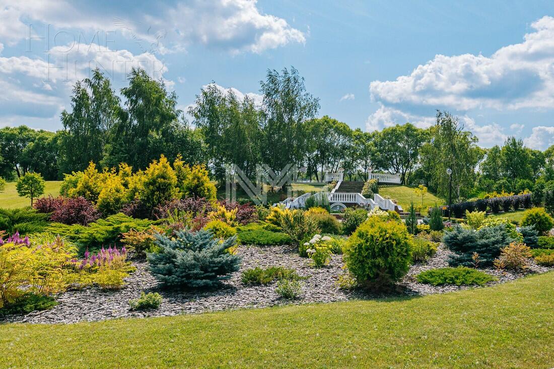 3-этажный коттедж 2 200 м² без отделки