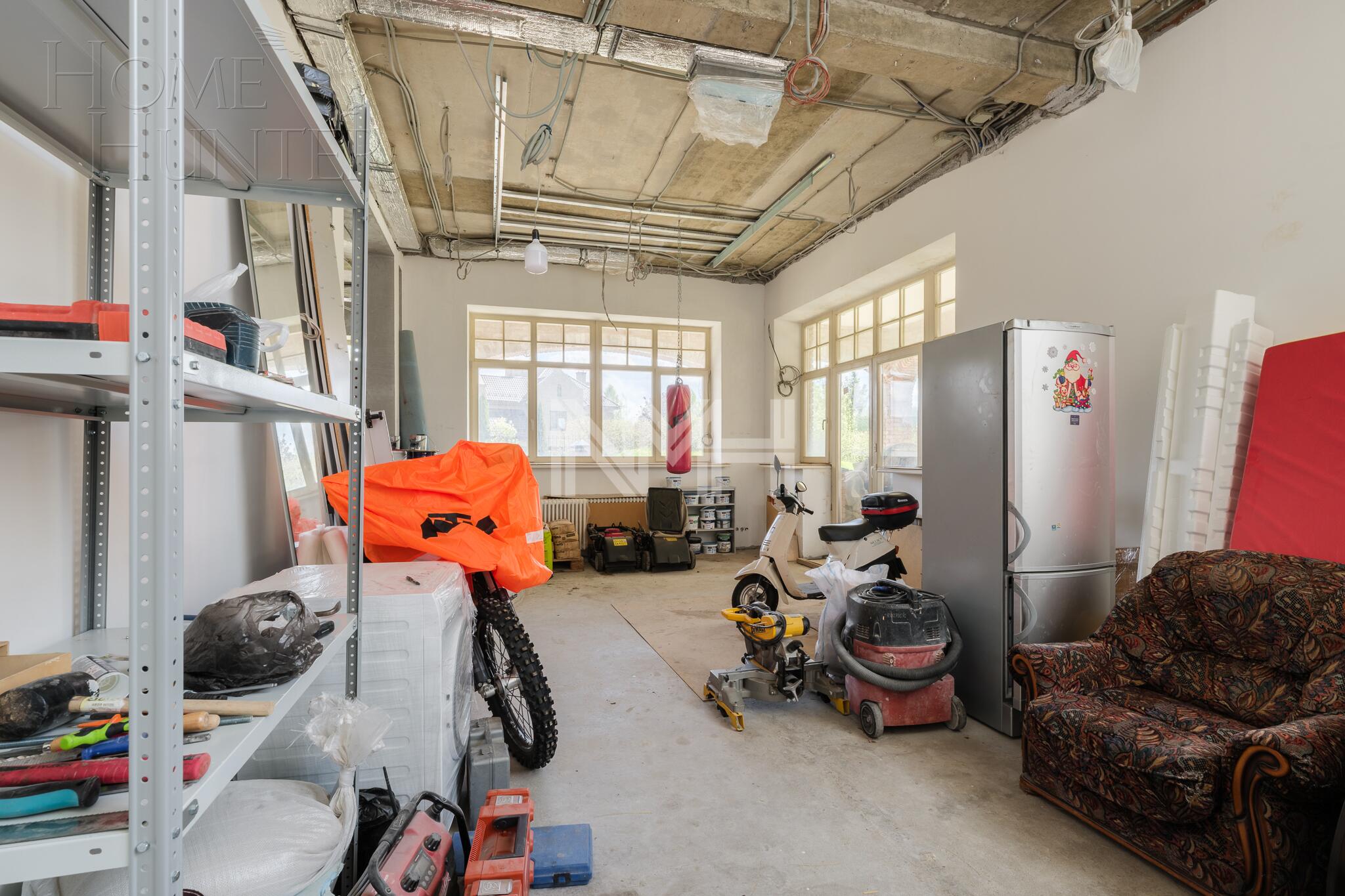 3-этажный коттедж 2 200 м² без отделки