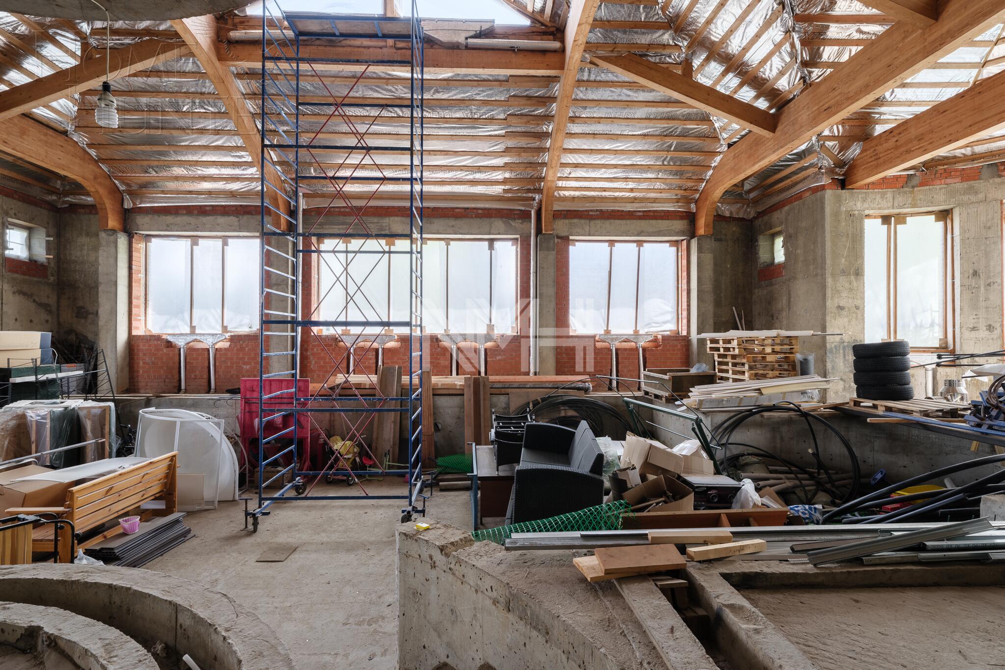 3-этажный коттедж 2 200 м² без отделки