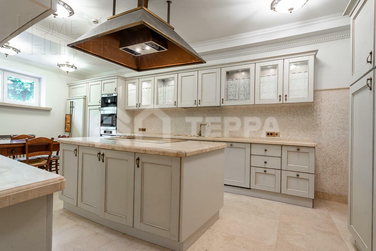 3-этажный коттедж 1 645 м² с отделкой