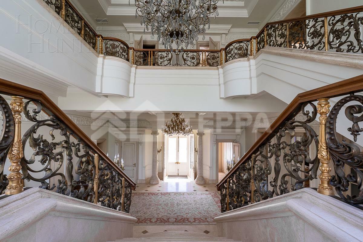 3-этажный коттедж 1 645 м² с отделкой