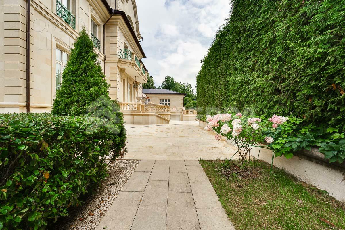 3-этажный коттедж 1 645 м² с отделкой