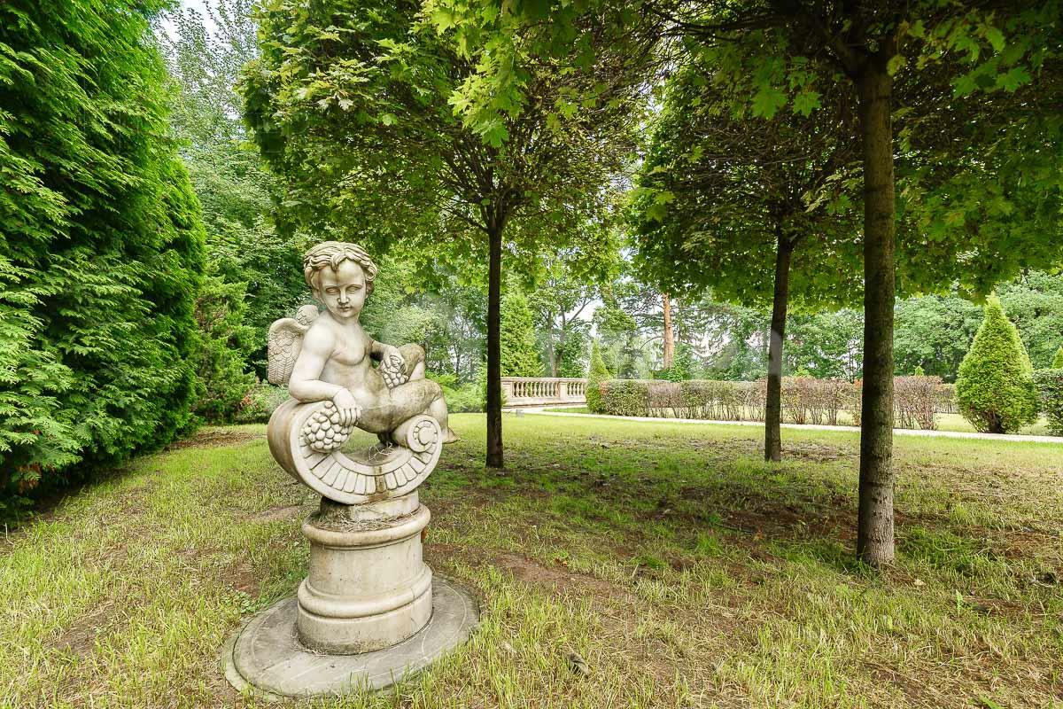 3-этажный коттедж 1 645 м² с отделкой