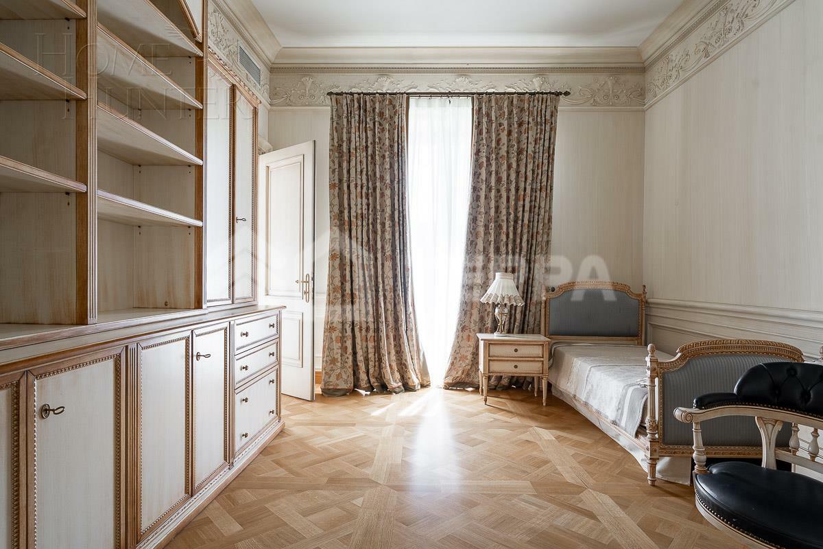 3-этажный коттедж 1 645 м² с отделкой