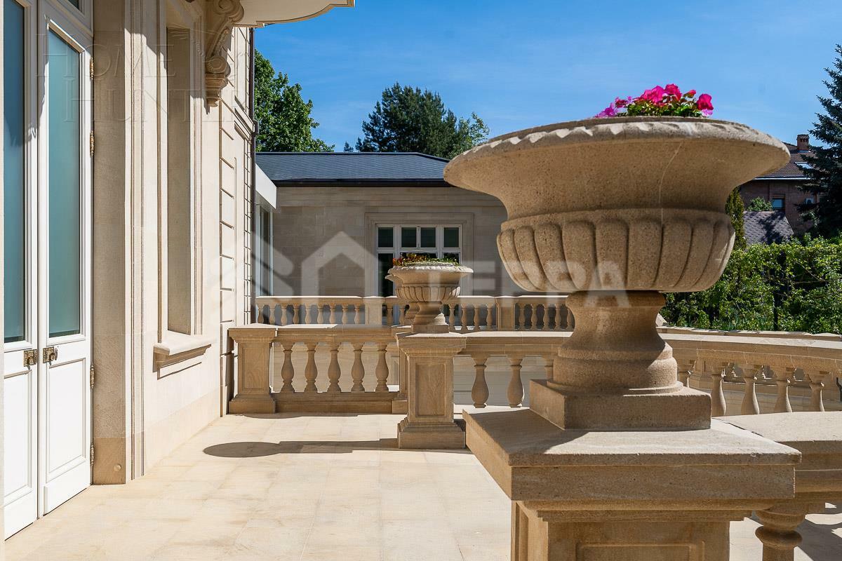 3-этажный коттедж 1 645 м² с отделкой