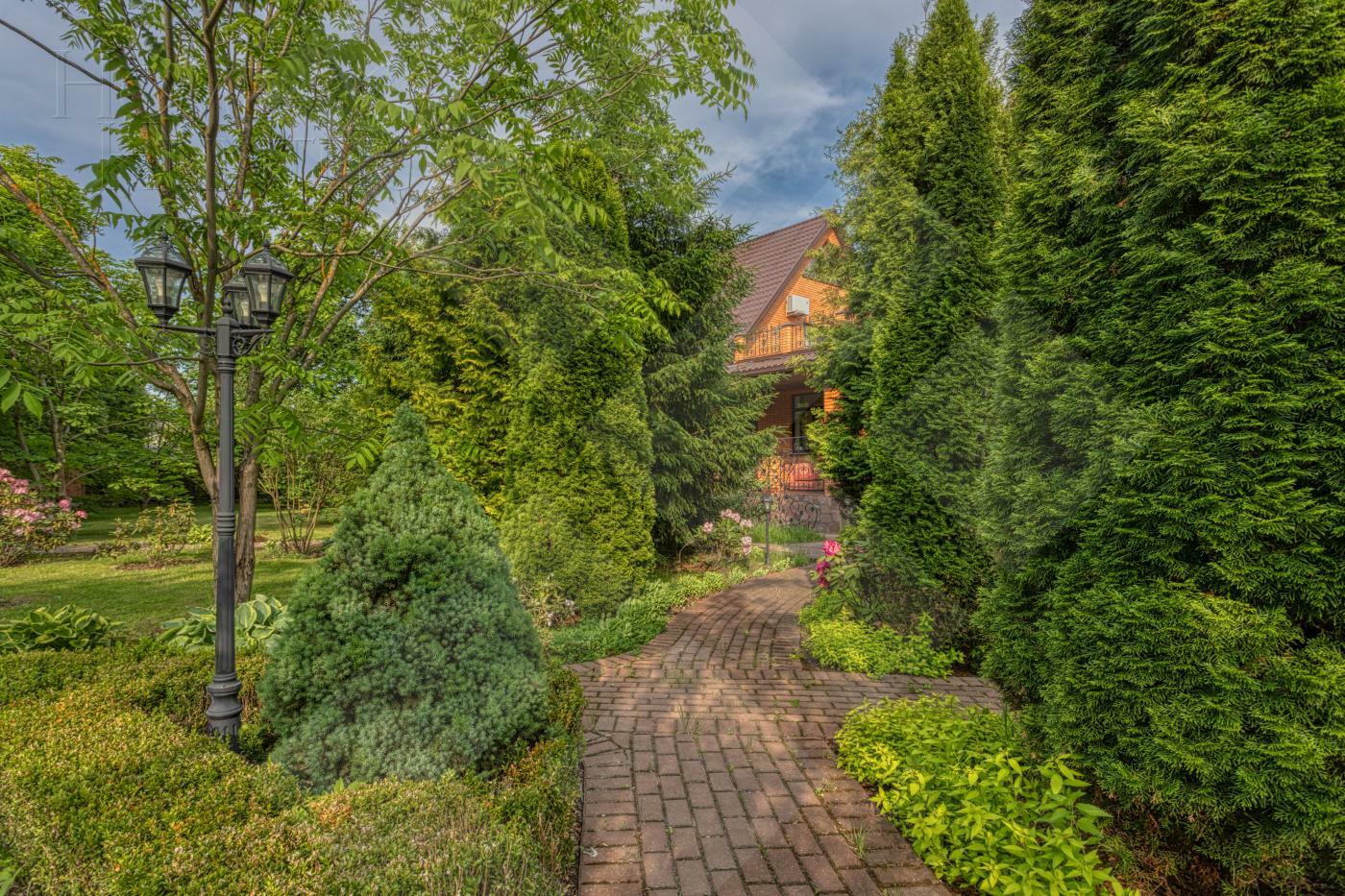 2-этажный коттедж 640 м² с отделкой