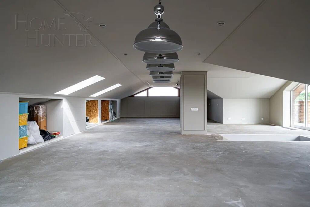 3-этажный коттедж 1 141 м² с отделкой