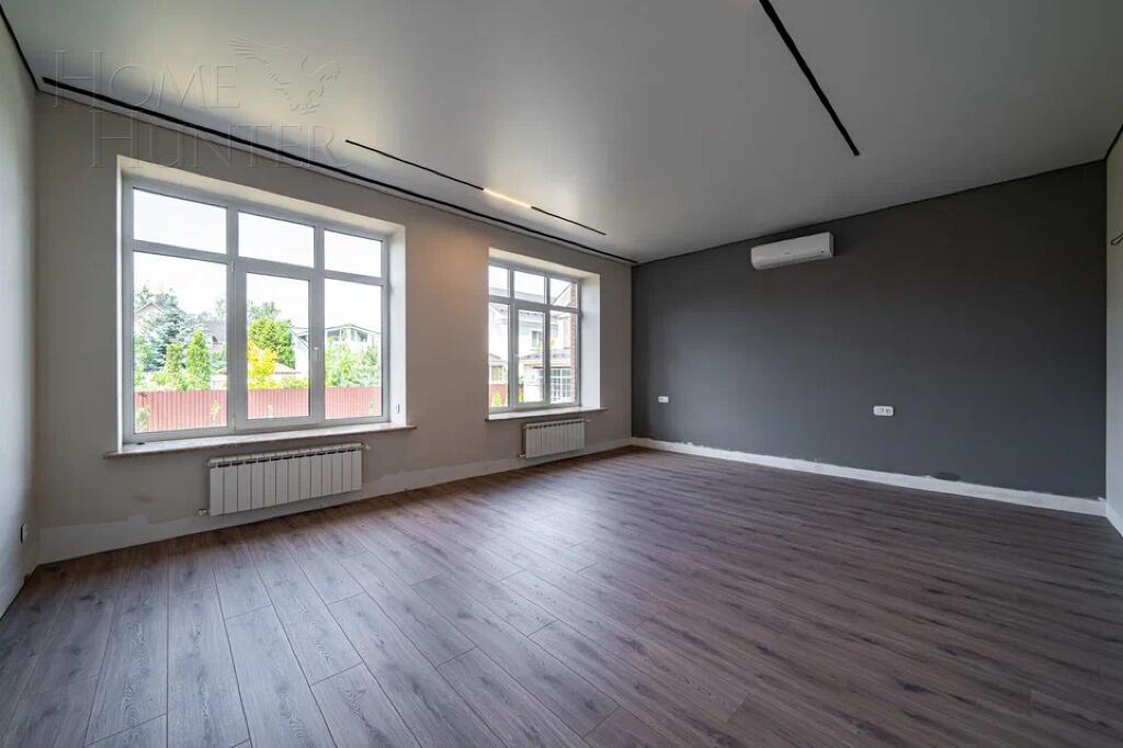 3-этажный коттедж 1 141 м² с отделкой