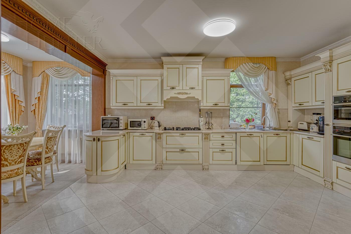 2-этажный коттедж 640 м² с отделкой