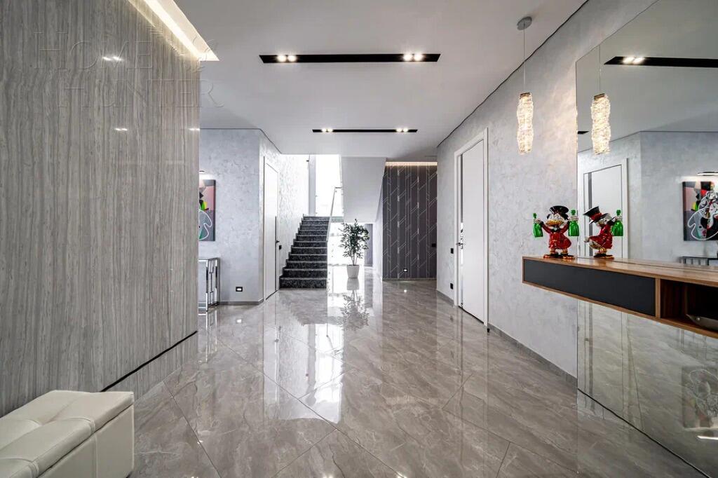 2-этажный коттедж 600 м² с отделкой