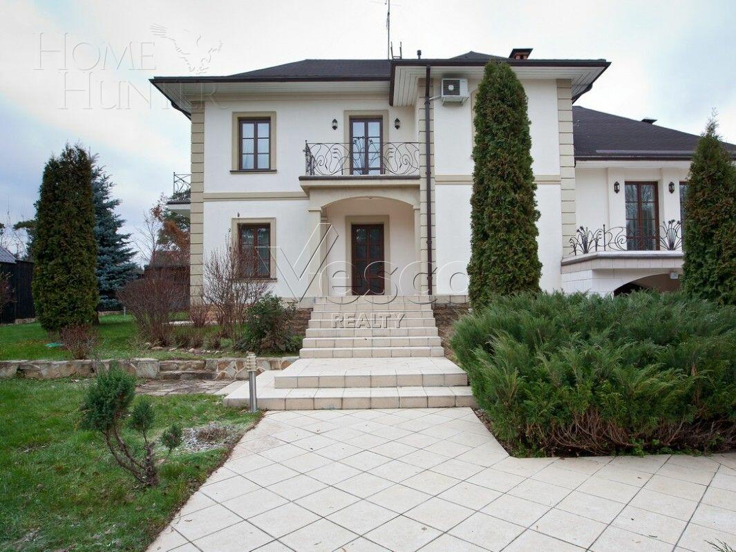 2-этажный коттедж 650 м² с отделкой